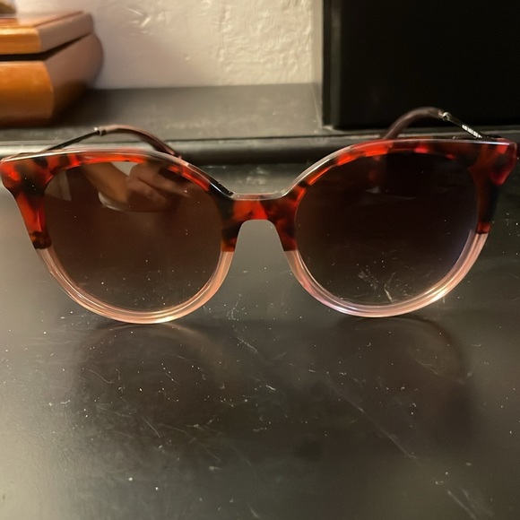 Valentino Sunglasses - Picture 3 of 7